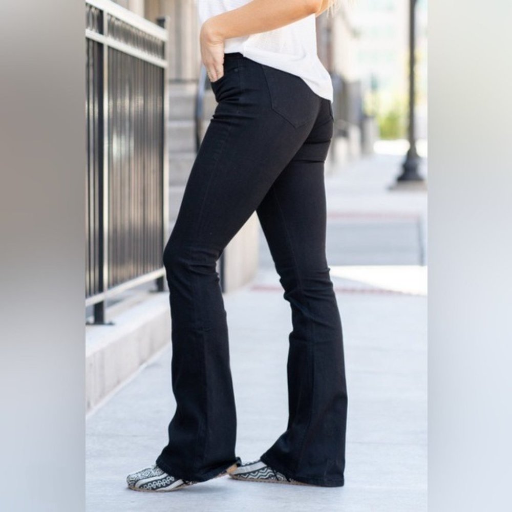 24 KanCan Black Flare Jeans Midrise Wide Leg New - LAST ONE (25 x 33) - Picture 4 of 9